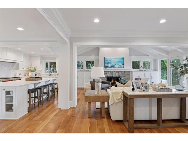 Building Photo - 2462 Lafayette Rd