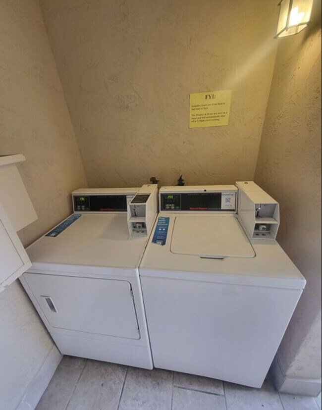 Building Photo - NEWLY REMODELED Mission Beach 1Bed 1 Bath ...