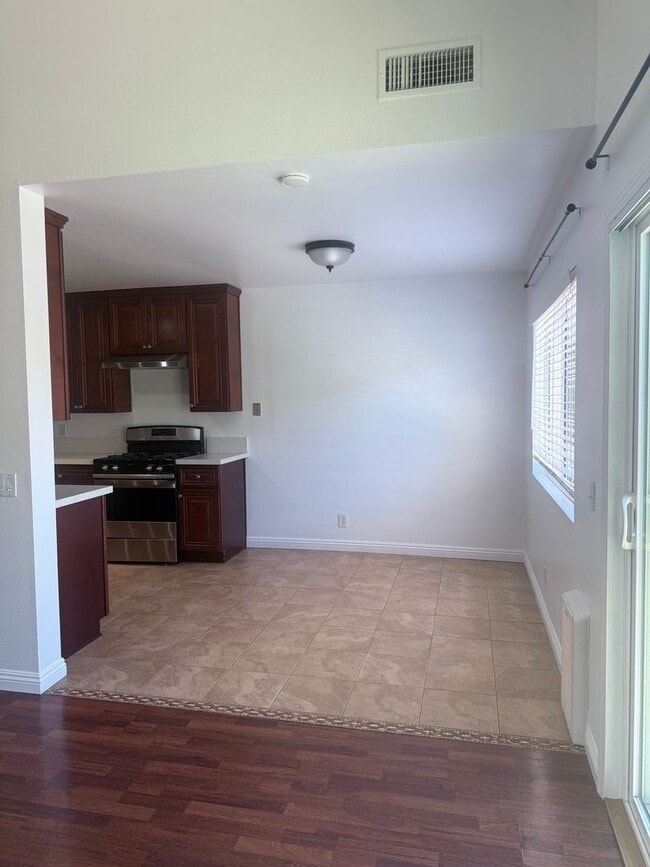 Building Photo - MOVE-IN SPECIAL FOR JULY - 3 Br 2 ba with ...
