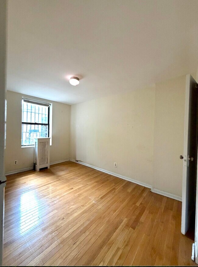 Building Photo - 131 Mercer St