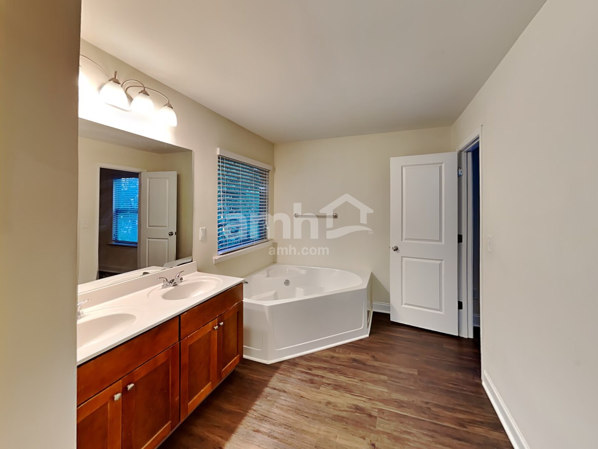 Building Photo - 2515 Beal St