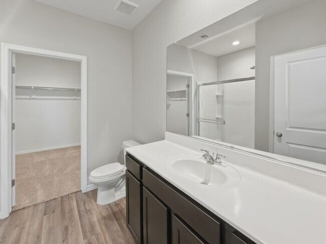 Building Photo - Spacious 4 Bedroom, 3 Bathroom home in Litchfield Park!