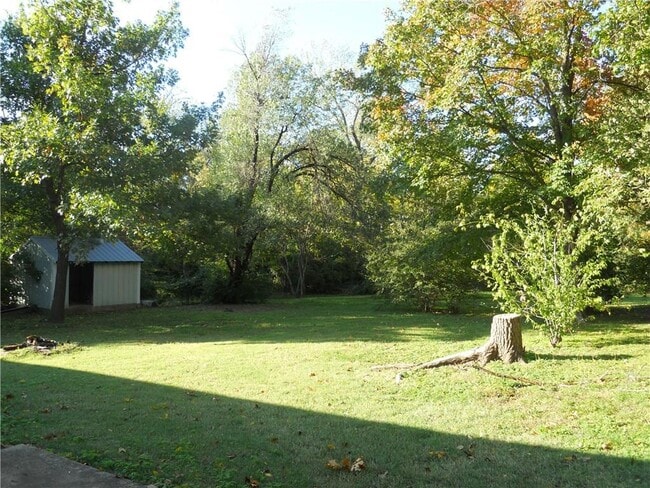 Building Photo - 530 E Rebecca St