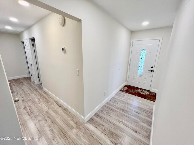 Building Photo - 13582 Cardona Dr