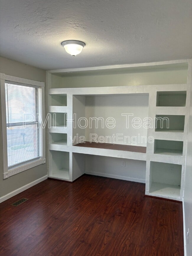 Building Photo - 463 W 2300 S