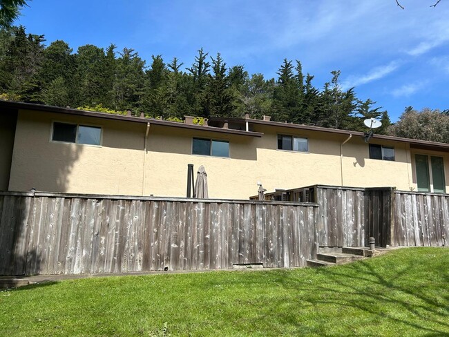 Building Photo - 1231 Oddstad Blvd