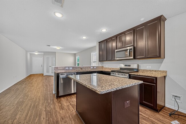 Building Photo - 1830 Cormorant Cres