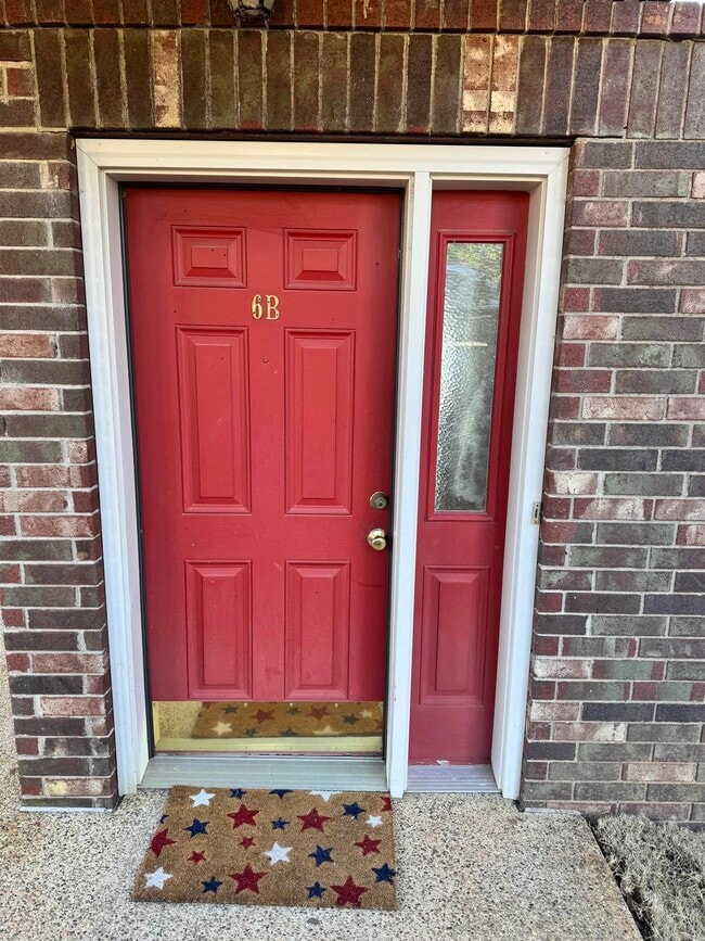 Building Photo - 5371 Central