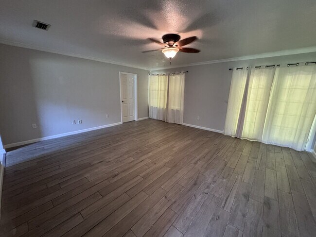 Building Photo - Charming 3-Bedroom Home with Bonus Room on...