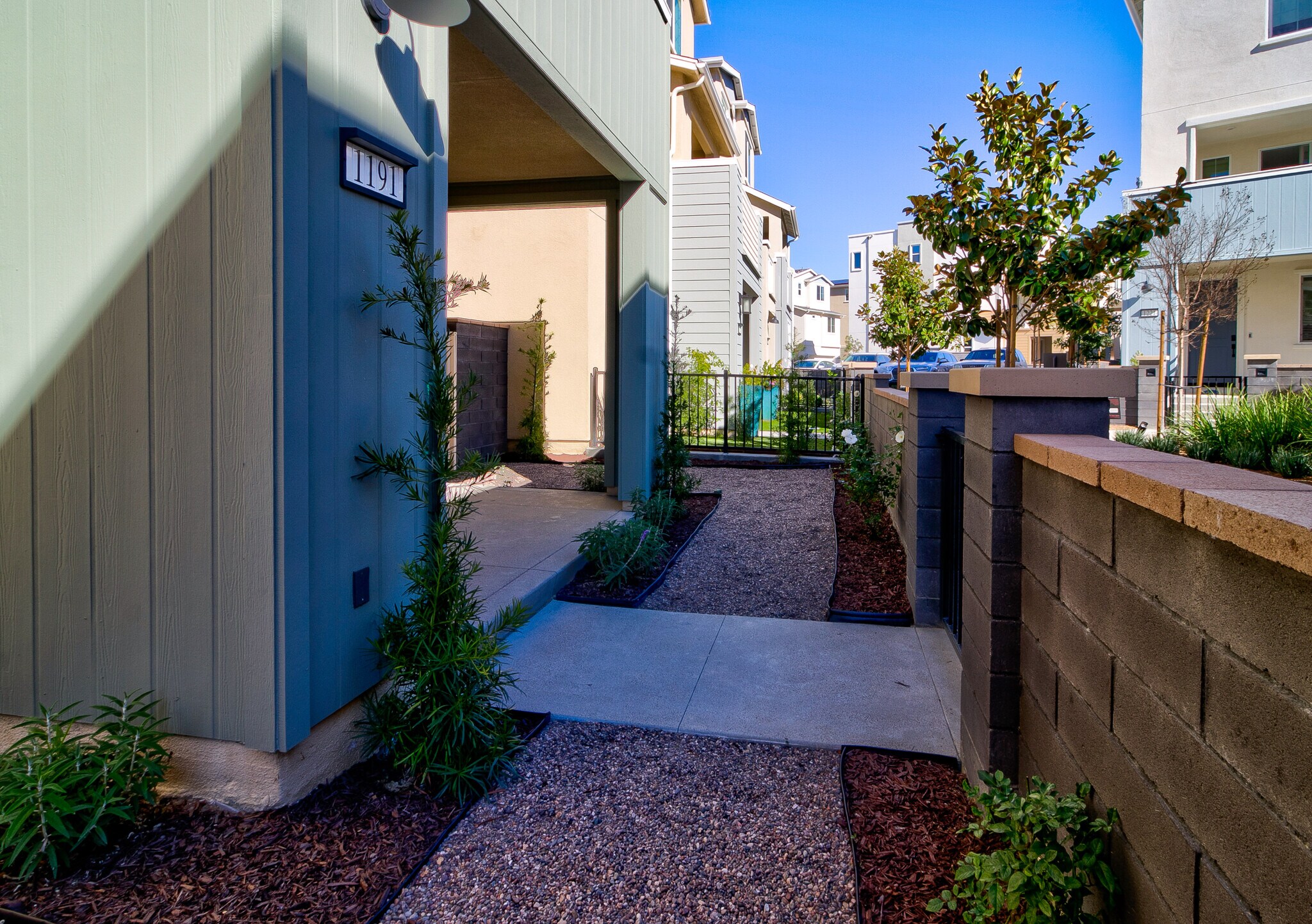 Building Photo - 1191 Grassland Rd