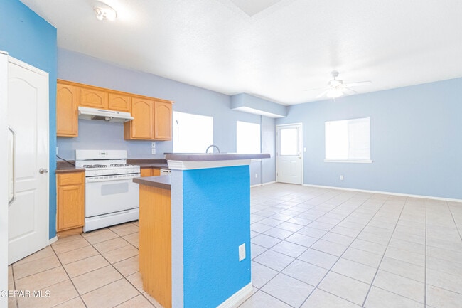 Building Photo - 5917 Cielo Del Rey Pl