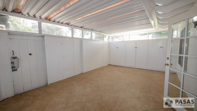 Building Photo - Point Loma Condo - Single-Story End Unit with Sunroom & 2 Covered Parking Spots