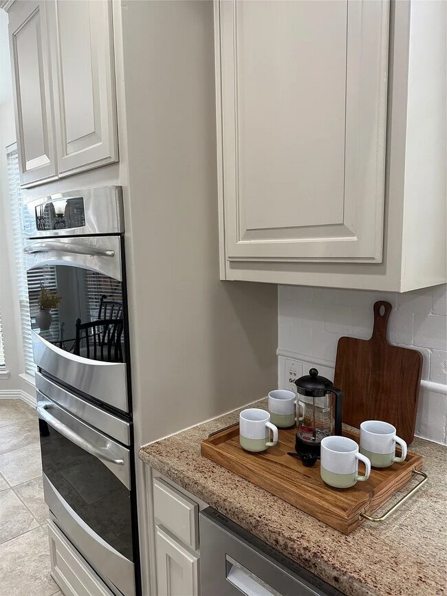 Building Photo - 12381 Bethel Dr