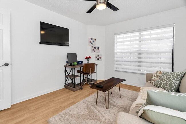 Building Photo - 416 Buttonwood Pl