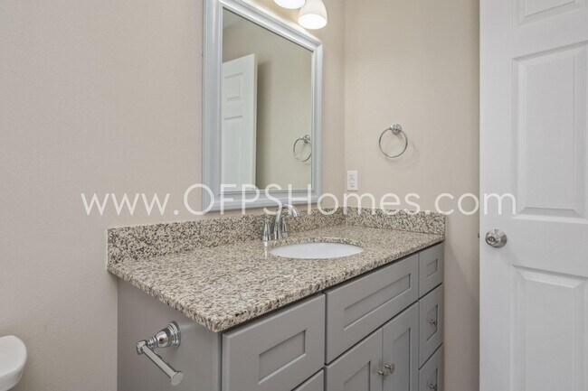 Building Photo - 606 Ironwood Dr