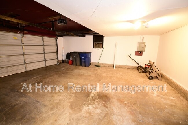 Building Photo - 477 S Norwood Ave