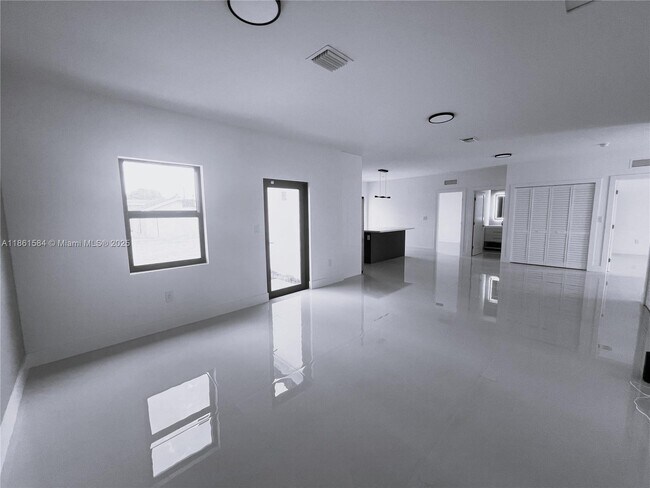 Building Photo - 11510 SW 141st St