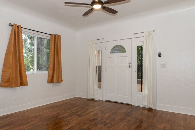 Building Photo - Quiet 4-plex in Vibrant Boyle Heights