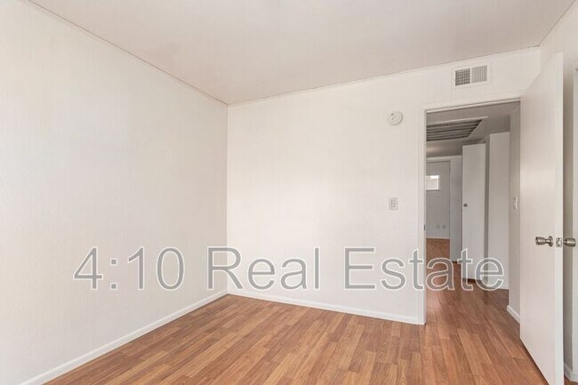 Building Photo - 11640 N 51st Ave