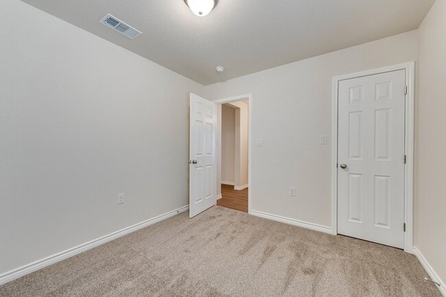 Building Photo - 1345 Hogback Wy