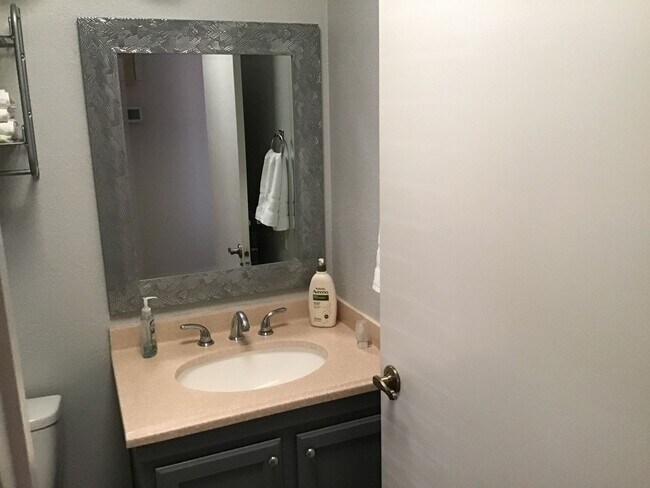 Building Photo - Charming 2BR House in Sun City West