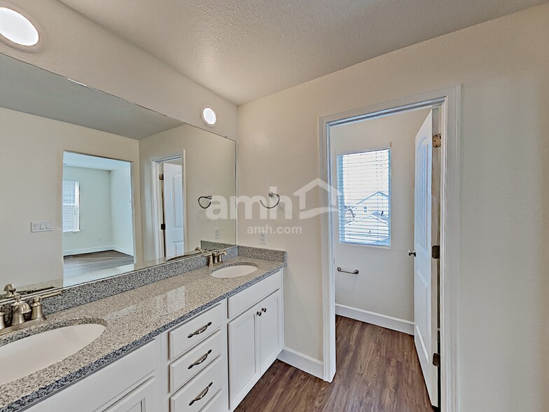 Building Photo - 4771 Crestone Peak St