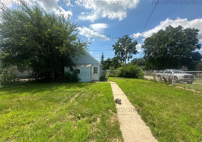 Building Photo - 137 Hope Ave