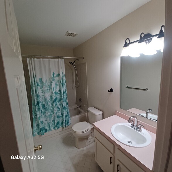 Building Photo - 113 Glennbrook Ct