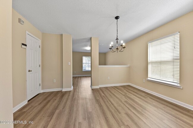 Building Photo - 1984 Mary St