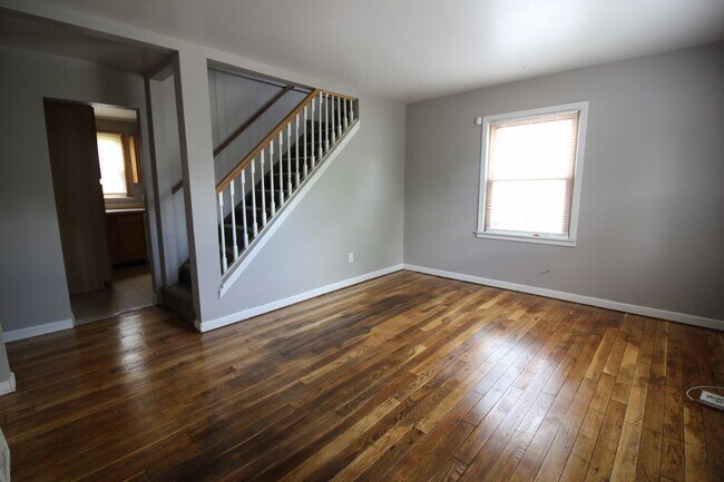 Building Photo - Bungalow Home in Wayne