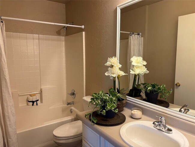 Building Photo - 1424 SW 129th St