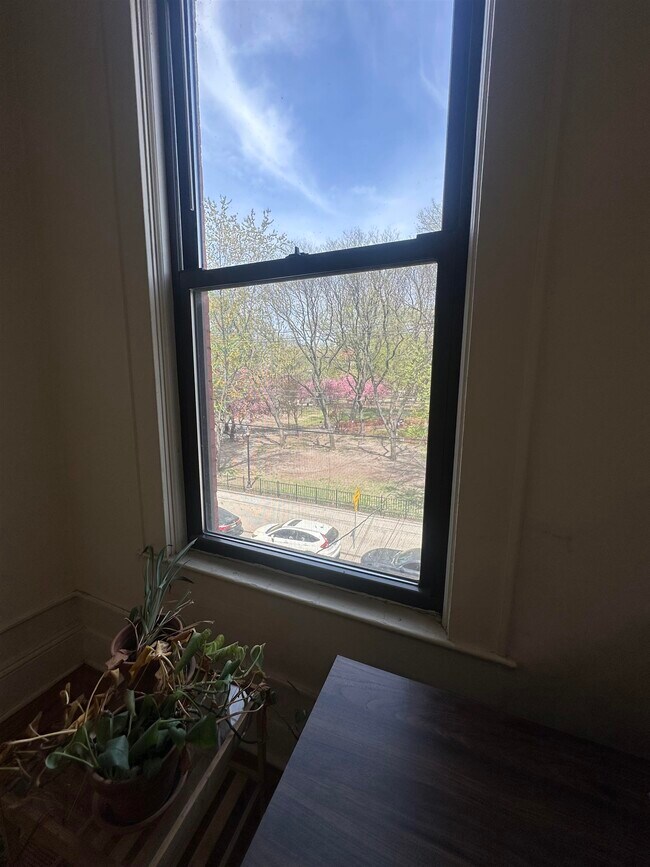 Building Photo - 267 8th St