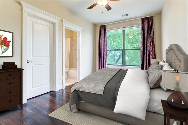 Building Photo - 830 W 19th St