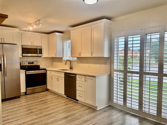 Building Photo - 3486 Briar Bay Blvd