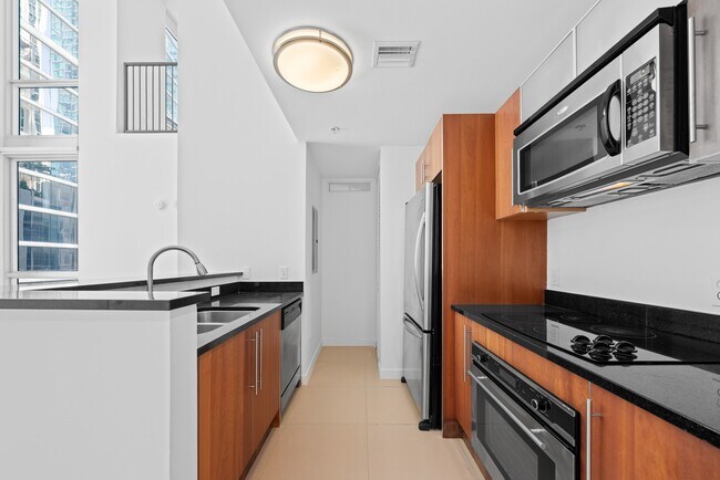 Building Photo - 300 S Biscayne Blvd