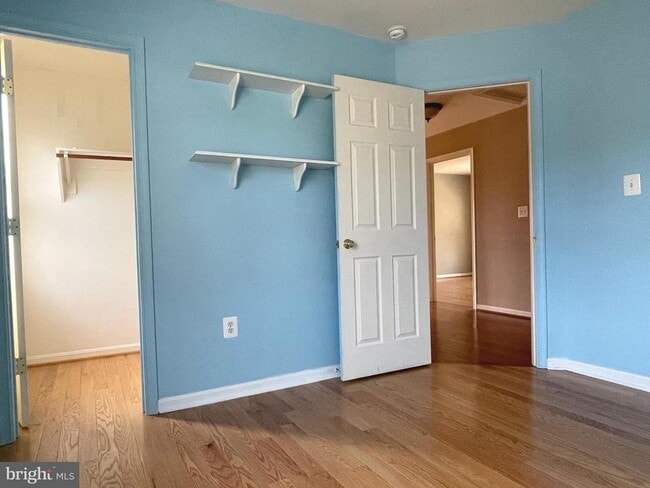 Building Photo - 32 Palace Ln