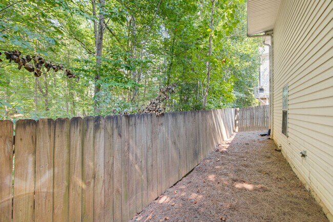 Building Photo - 181 Stoneforest Dr