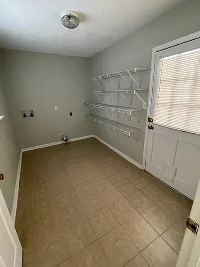 Building Photo - Cozy 3BR Ranch Home with Fenced Backyard in Springfield