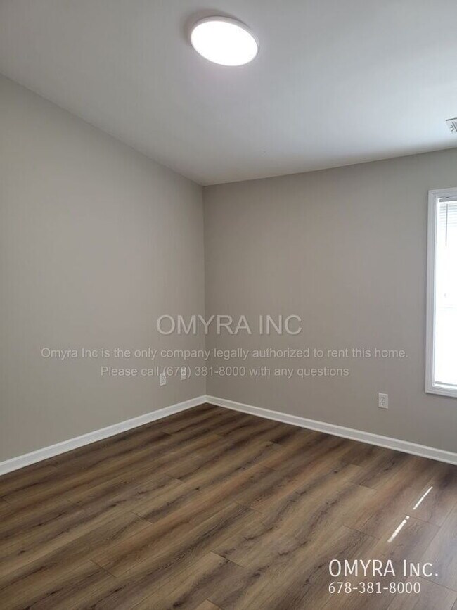 Building Photo - Gorgeous Home in Quiet Neighborhood with S...