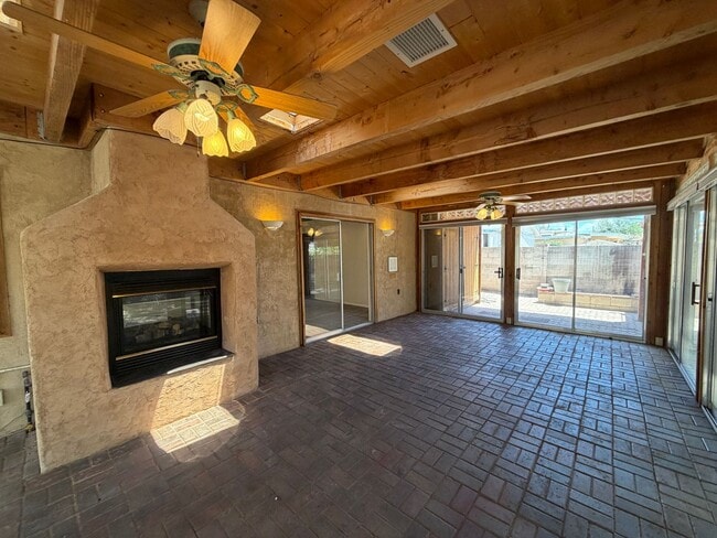 Building Photo - 2,800Sq Foot, 5 Bedroom Single Story Home Available Near Eubank Blvd NE & Copper Ave NE!