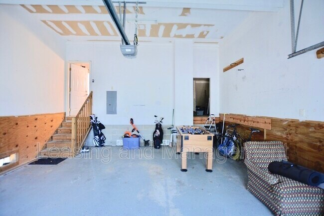 Building Photo - 813 Harbor Pl Dr