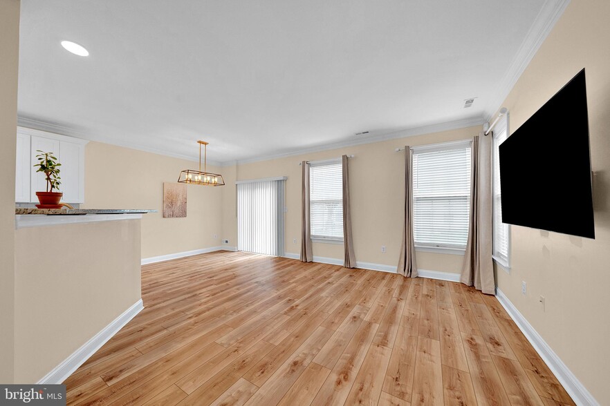 Building Photo - 25 Miller Cir