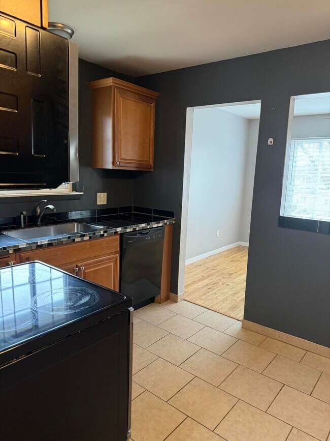 Building Photo - 30256 Southfield Rd