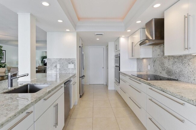 Building Photo - 4201 N Ocean Blvd