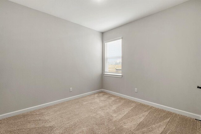 Building Photo - 15667 Honey Cv Dr