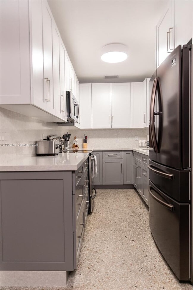 Building Photo - 2040 NE 173rd St