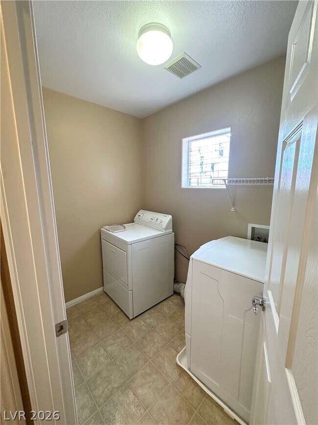 Building Photo - 9280 W Sunny Oven Ct