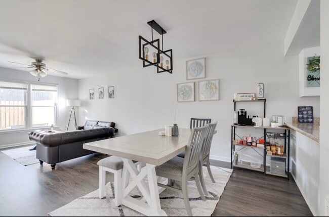 Building Photo - 3302 Comstock Rd