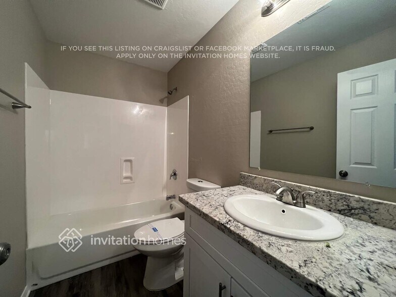 Building Photo - 1075 E Rolls Rd