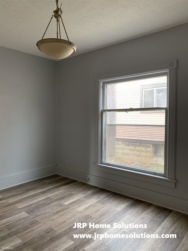 Building Photo - 4 br, 1 bath House - 202 S West Ave